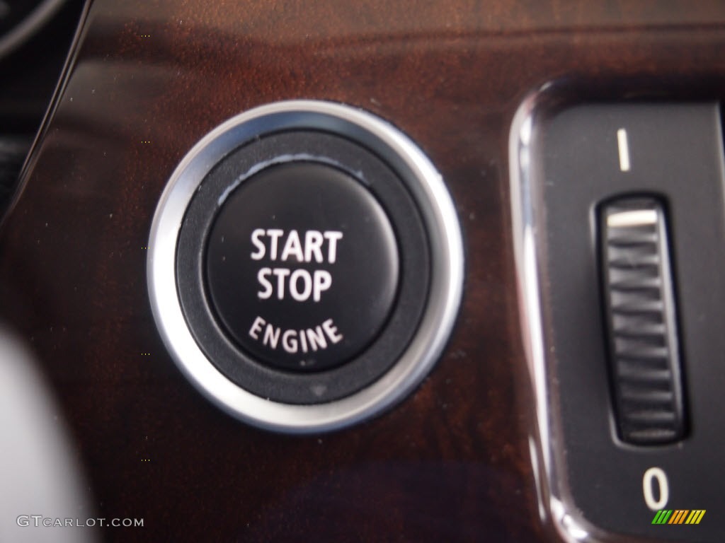 2011 BMW 3 Series 328i Sedan Controls Photo #78008668