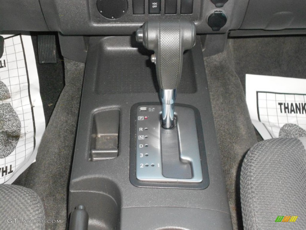 2005 Xterra SE - Red Brawn Pearl / Steel/Graphite photo #22