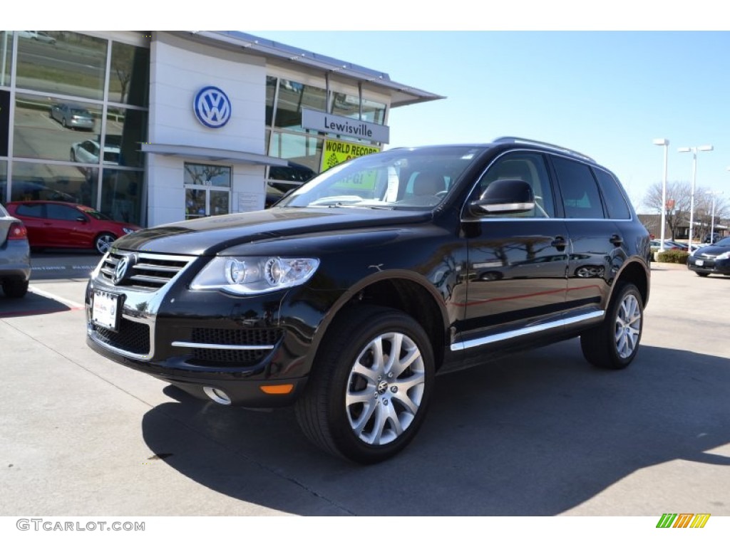 2010 Touareg VR6 FSI 4XMotion - Black Uni / Pure Beige photo #1