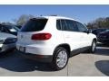Candy White - Tiguan SE Photo No. 2