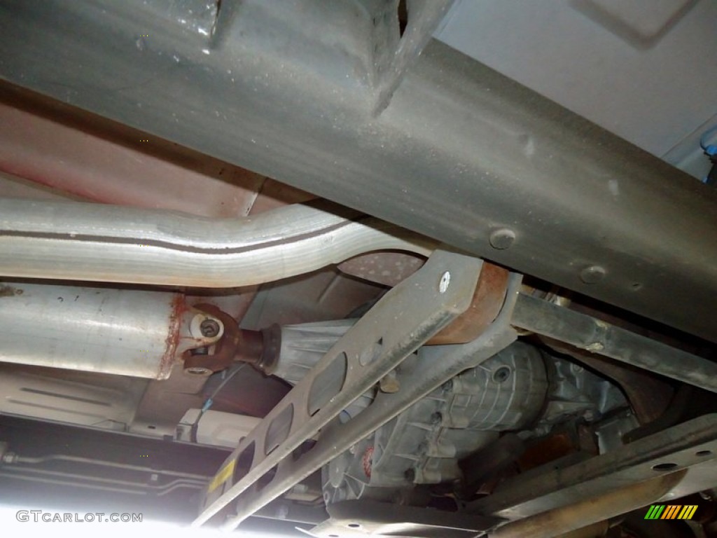 2000 GMC Sierra 1500 SLE Extended Cab 4x4 Undercarriage Photos