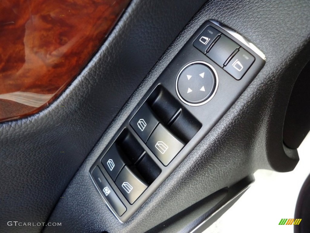 2009 Mercedes-Benz C 300 Sport Controls Photos