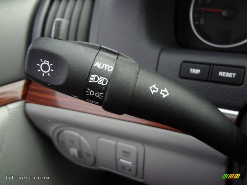 2009 Hyundai Veracruz Limited AWD Controls Photo #78021126