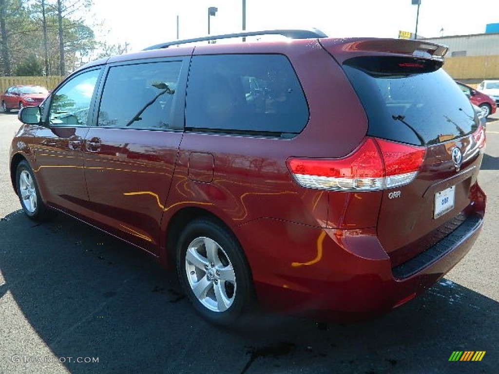 2012 Sienna LE - Salsa Red Pearl / Light Gray photo #15