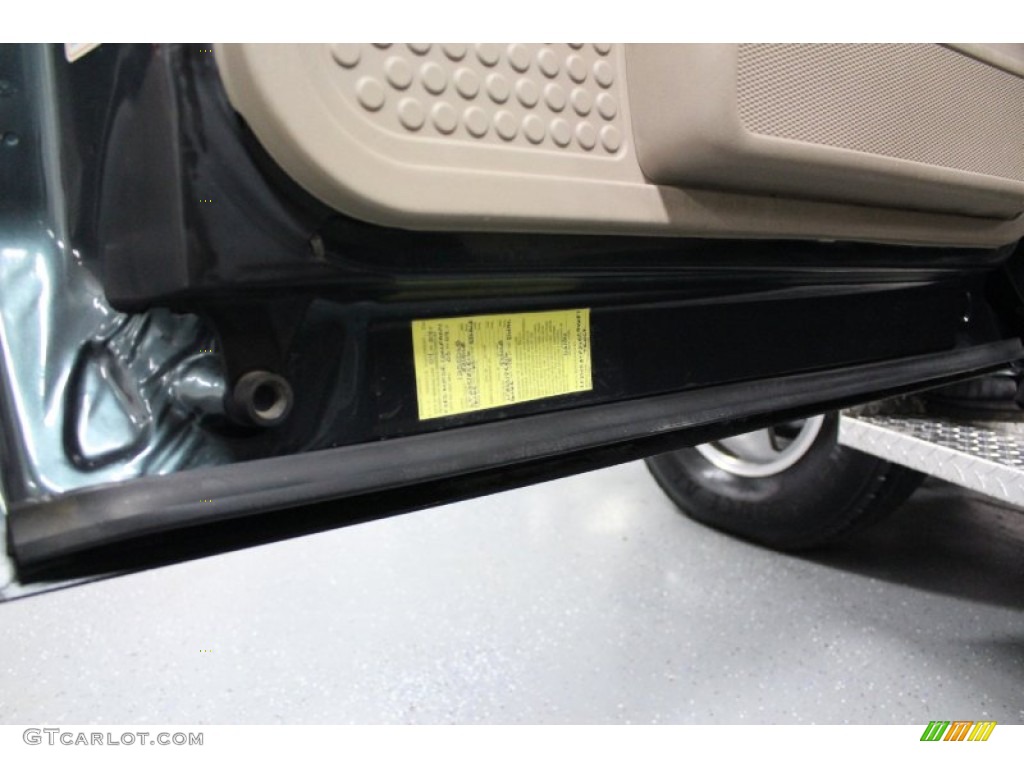 2004 F350 Super Duty XLT SuperCab 4x4 Dually - Dark Green Satin / Medium Parchment photo #42