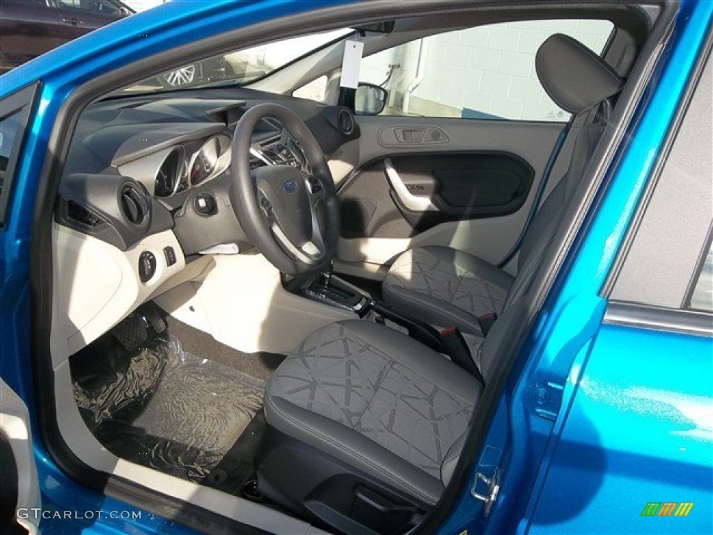 2013 Fiesta SE Hatchback - Blue Candy / Charcoal Black/Light Stone photo #18