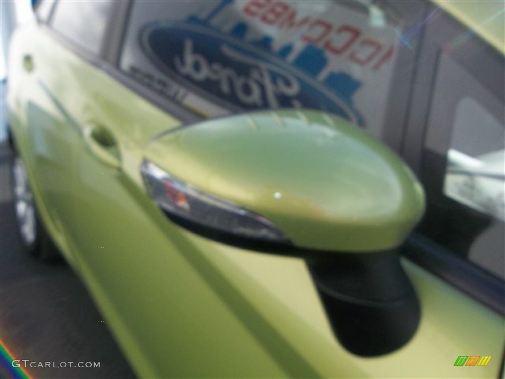 2013 Fiesta SE Sedan - Lime Squeeze / Charcoal Black photo #12