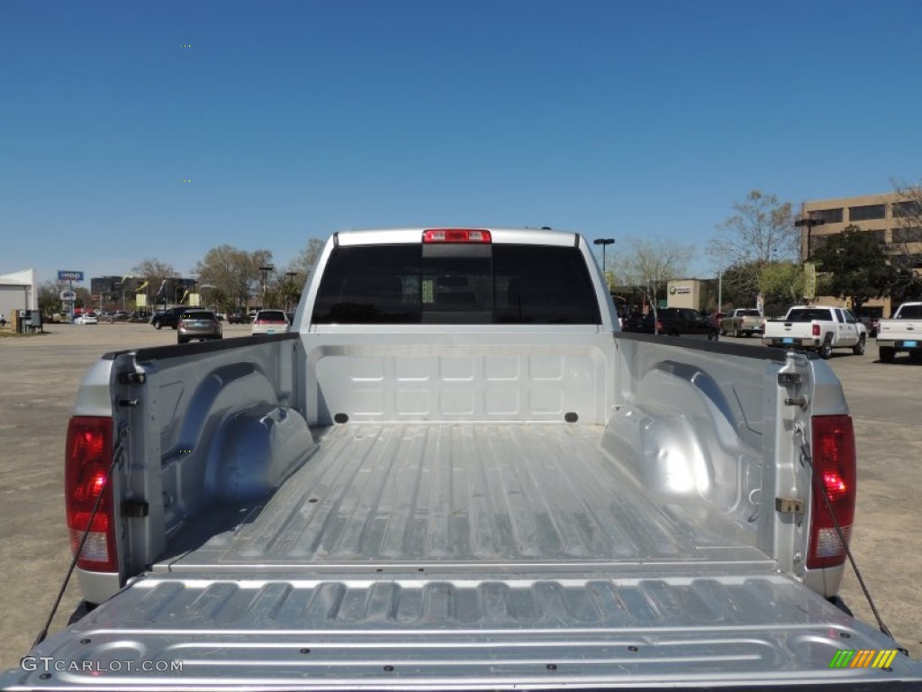 2011 Ram 1500 Big Horn Quad Cab 4x4 - Bright Silver Metallic / Dark Slate Gray/Medium Graystone photo #4