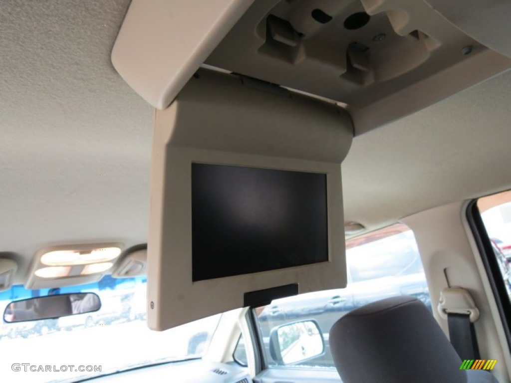 2006 Endeavor LS - Liquid Silver Metallic / Charcoal photo #9