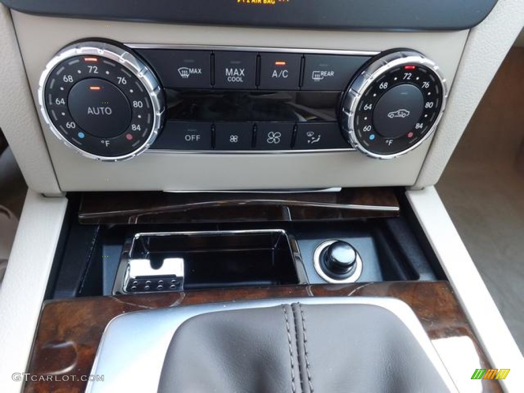 2013 Mercedes-Benz C 250 Sport Controls Photo #78035439