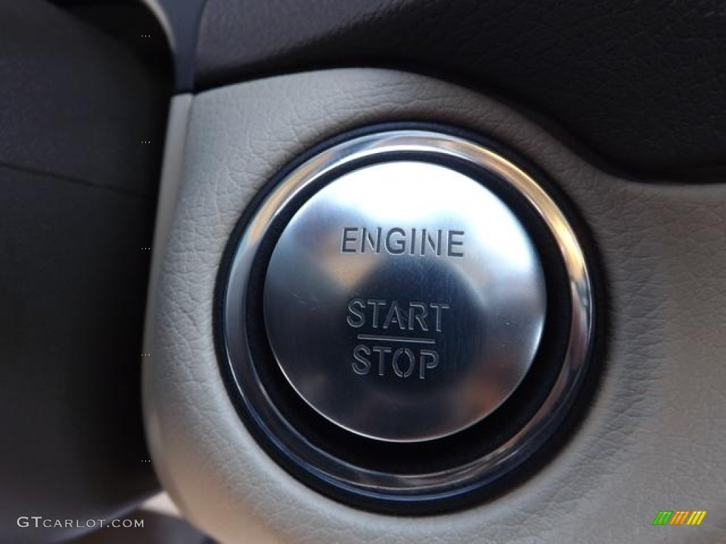 2013 Mercedes-Benz C 250 Sport Controls Photo #78035499