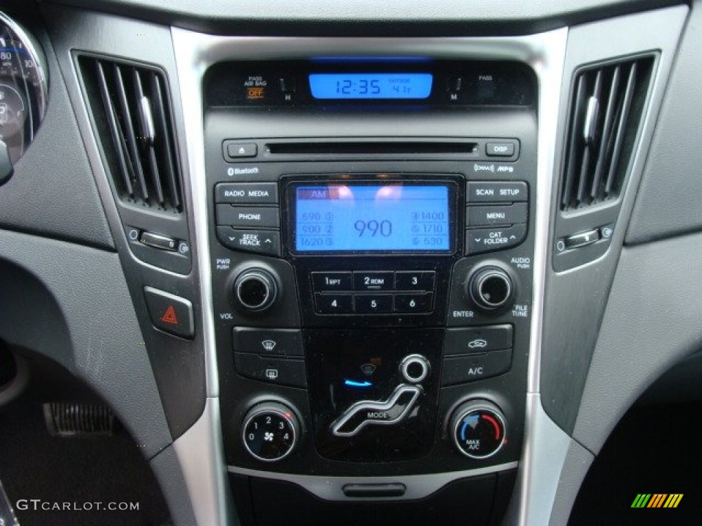 2012 Hyundai Sonata GLS Controls Photo #78036336