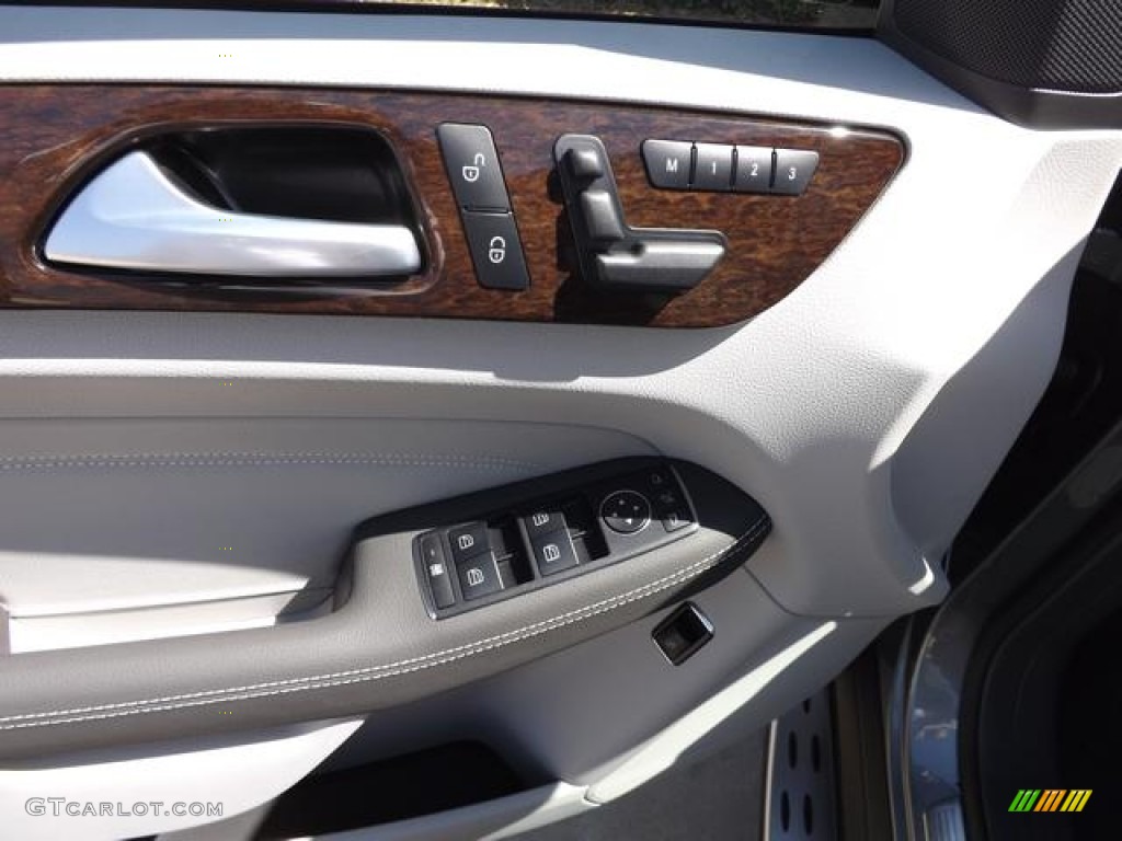 2013 Mercedes-Benz ML 350 4Matic Controls Photo #78037709