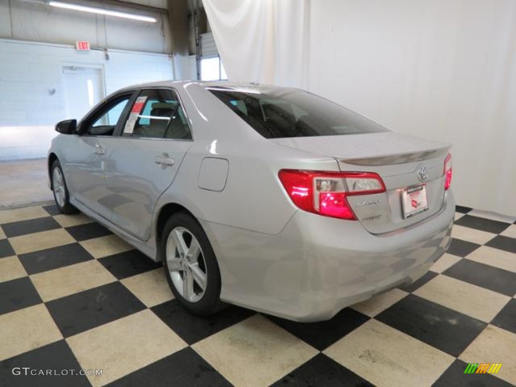 2013 Camry SE - Classic Silver Metallic / Black photo #20