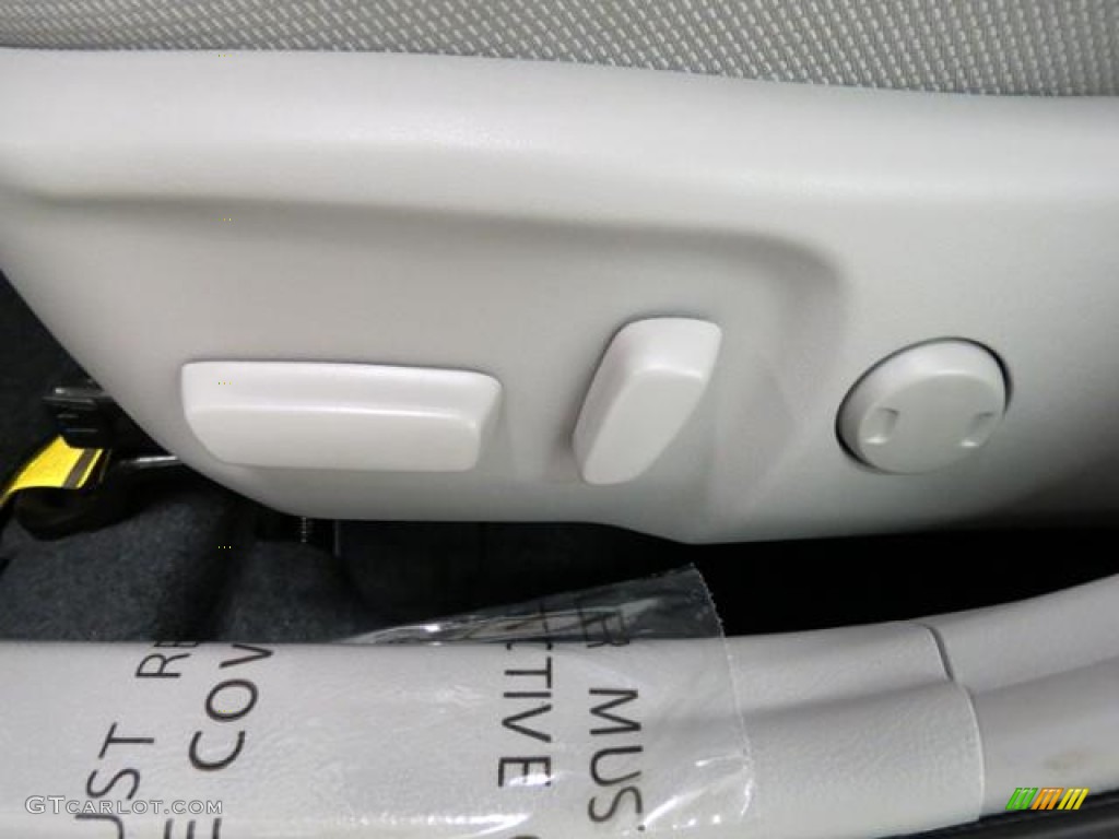 2013 Camry LE - Magnetic Gray Metallic / Ash photo #9