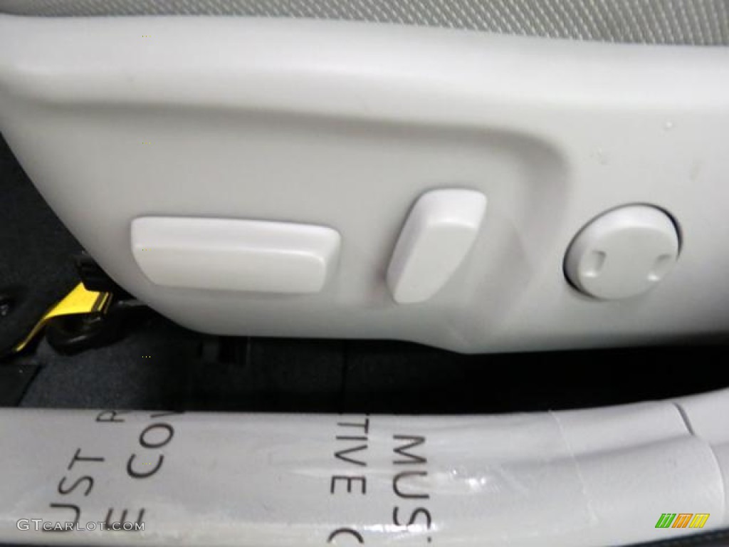 2013 Camry LE - Magnetic Gray Metallic / Ash photo #9