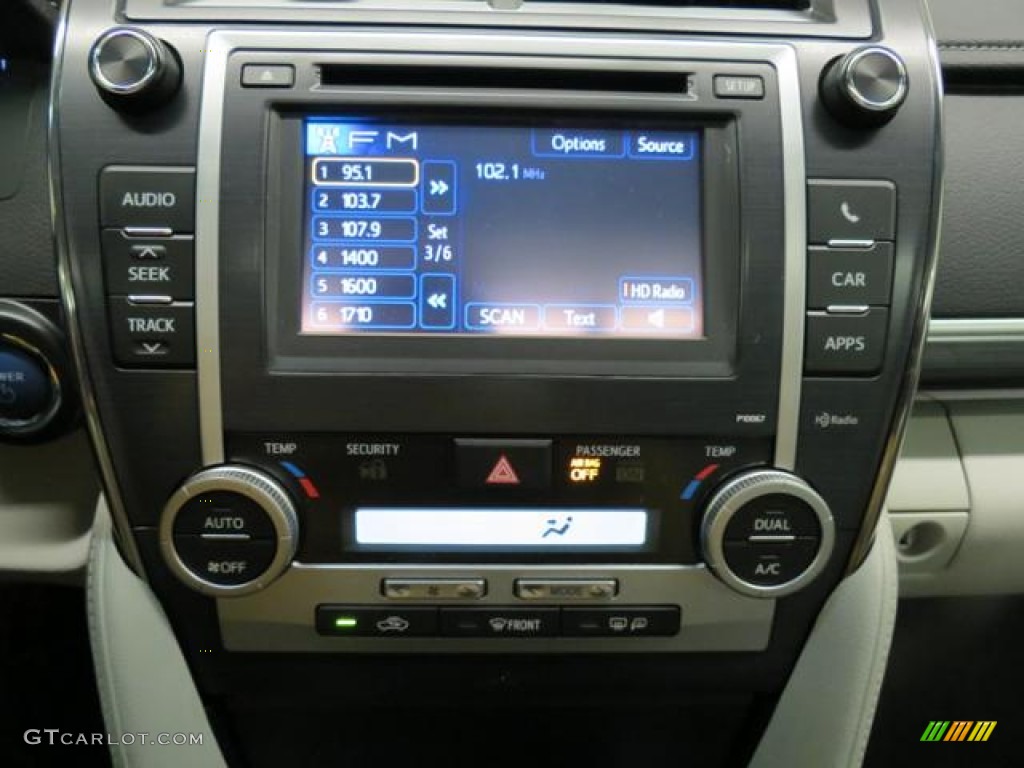 2013 Camry Hybrid XLE - Cosmic Gray Metallic / Light Gray photo #13