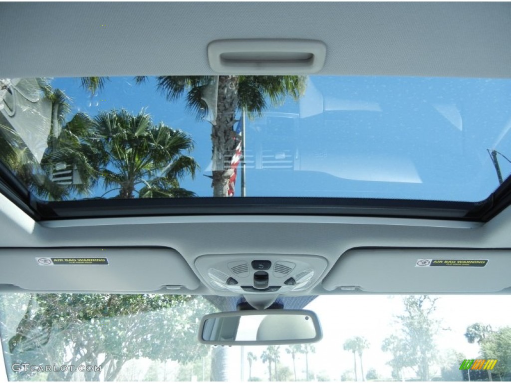 2005 Mercedes-Benz C 230 Kompressor Sedan Sunroof Photos