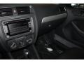 Black Uni - Jetta SE Sedan Photo No. 16