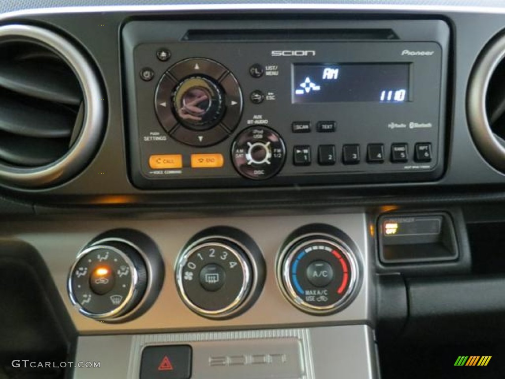 2013 Scion xB Standard xB Model Controls Photo #78048633