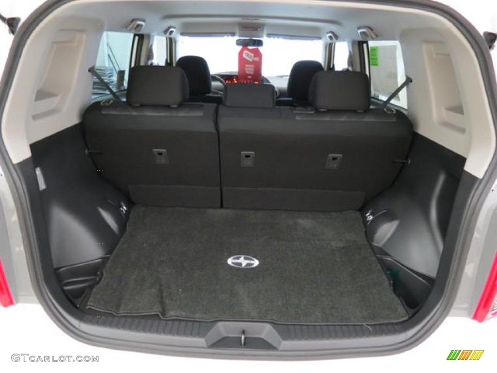 2013 Scion xB Standard xB Model Trunk Photo #78048679