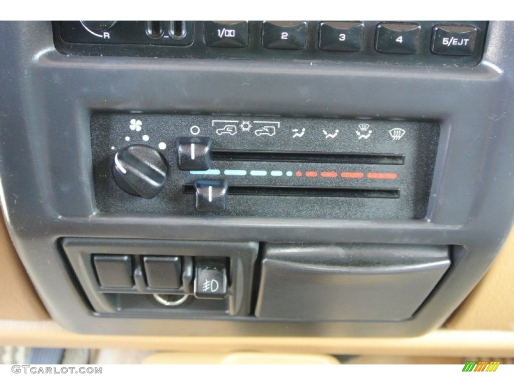 1998 Jeep Wrangler Sahara 4x4 Controls Photo #78049676