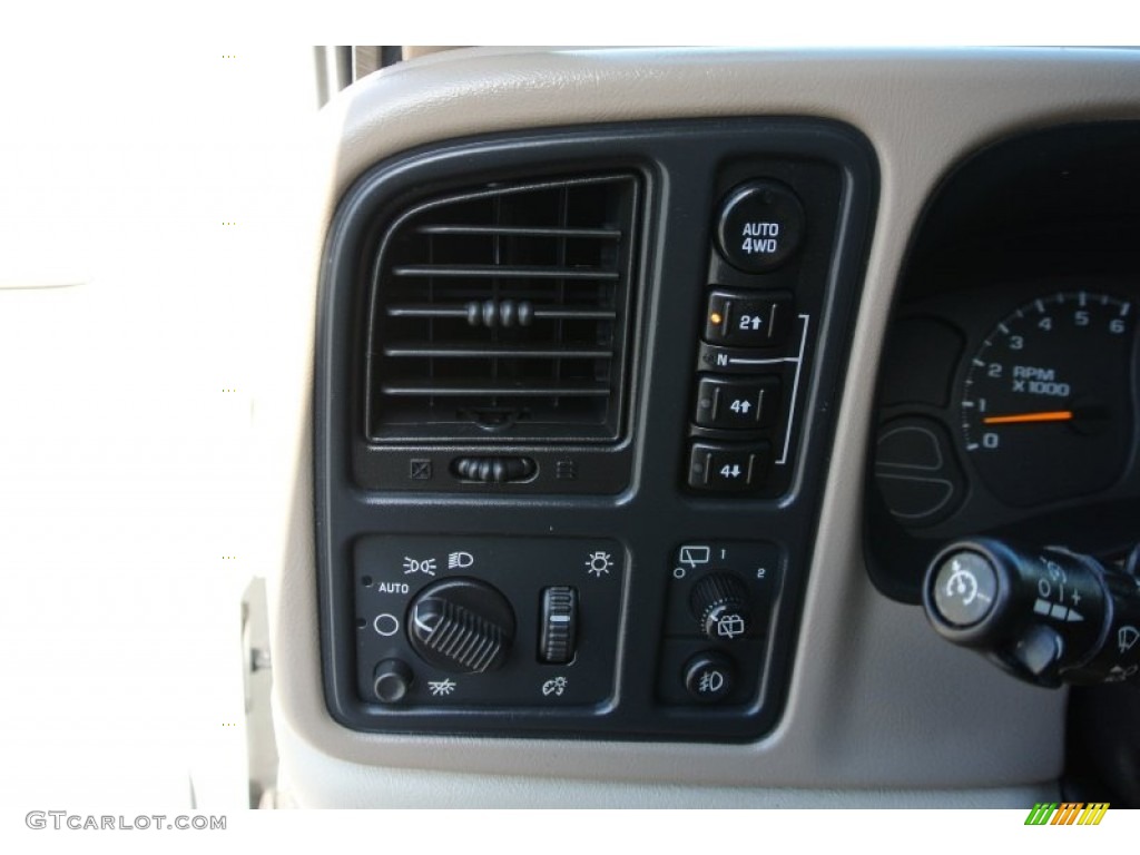 2003 Chevrolet Tahoe Z71 4x4 Controls Photo #78050543