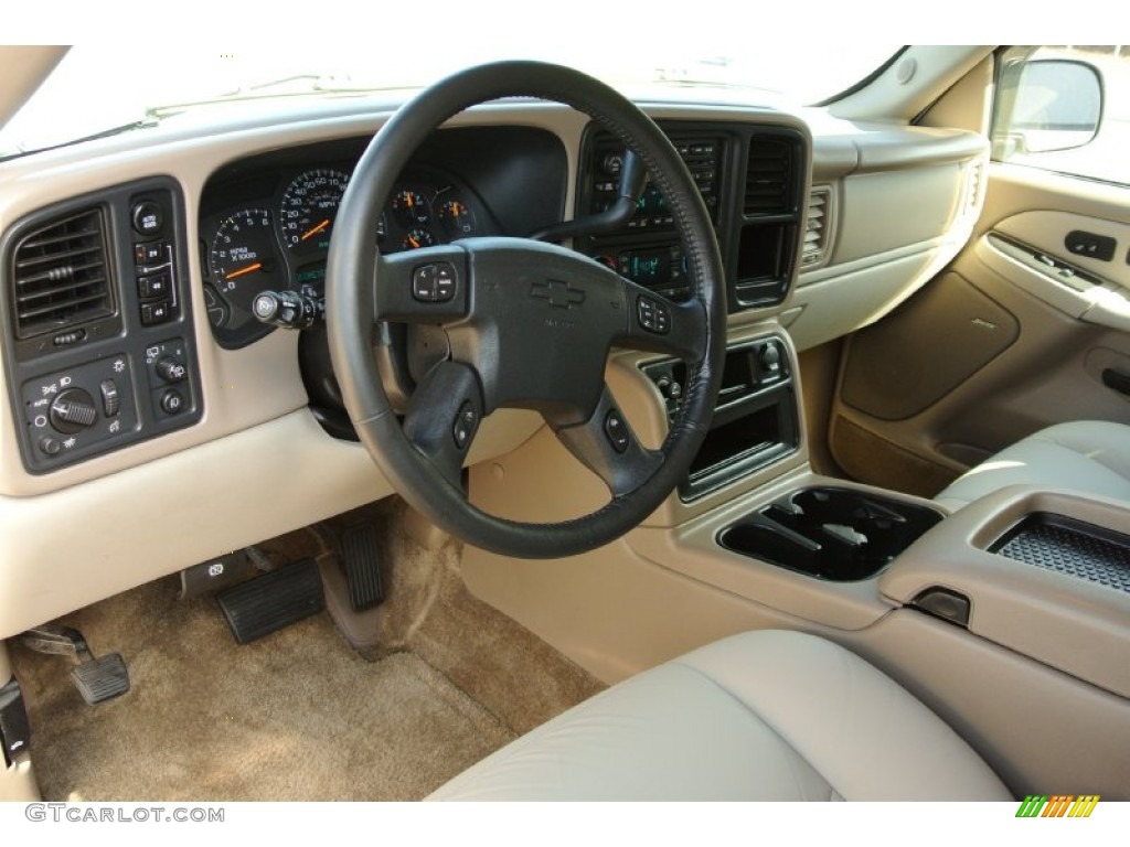 Tan/Neutral Interior 2003 Chevrolet Tahoe Z71 4x4 Photo #78050743