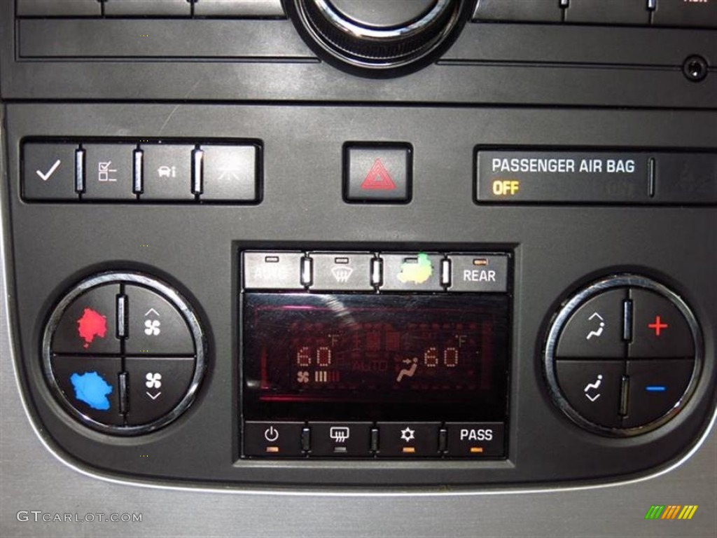 2009 GMC Acadia SLT Controls Photo #78062157