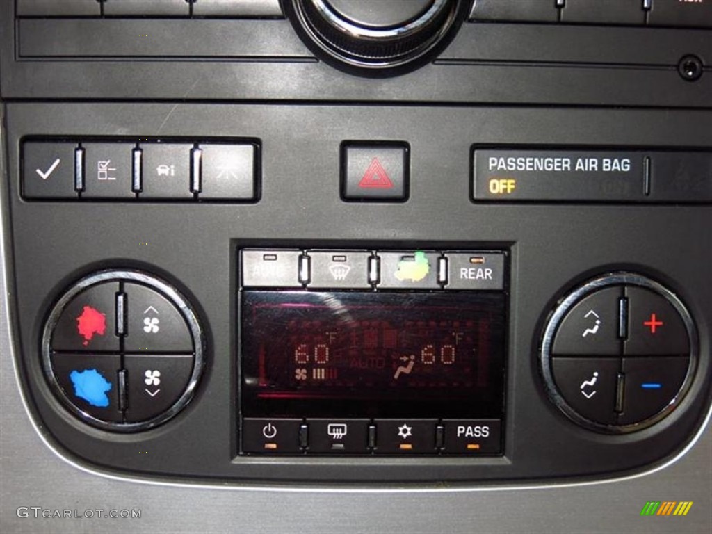 2009 GMC Acadia SLT Controls Photo #78062157