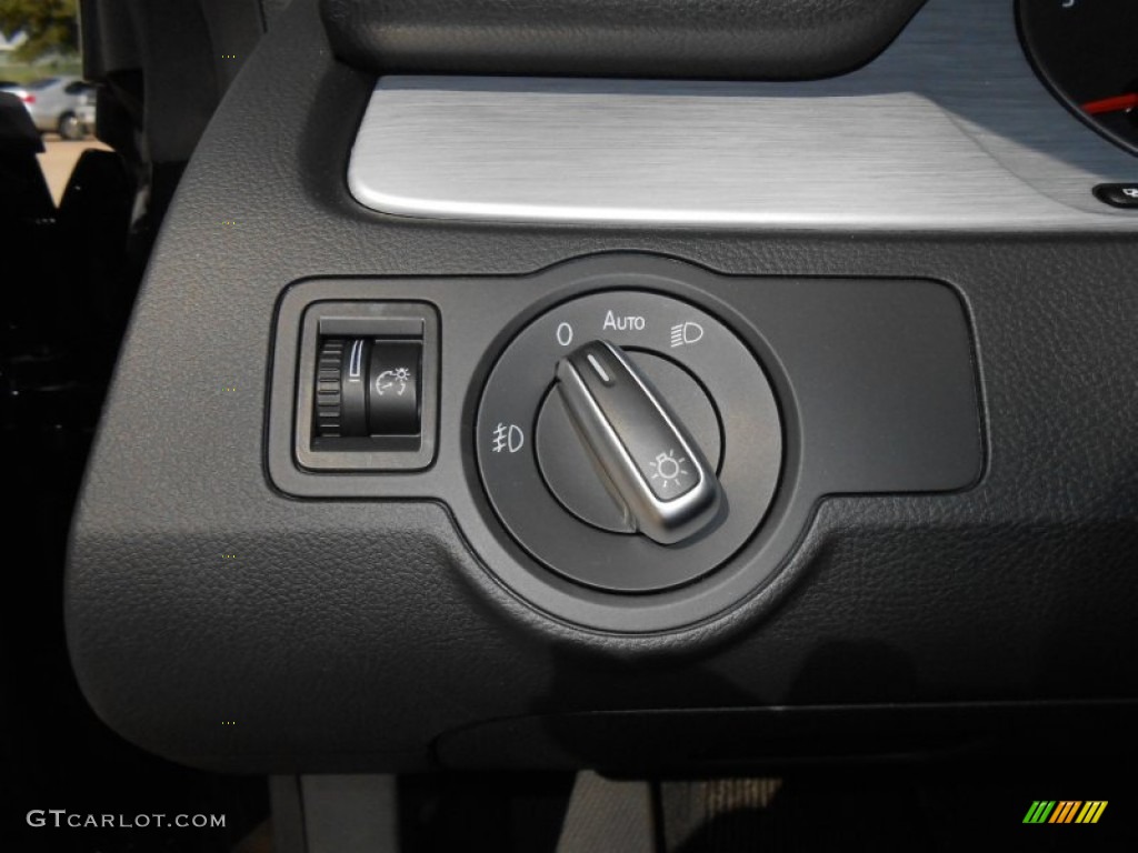 2013 Volkswagen CC R-Line Controls Photo #78064221