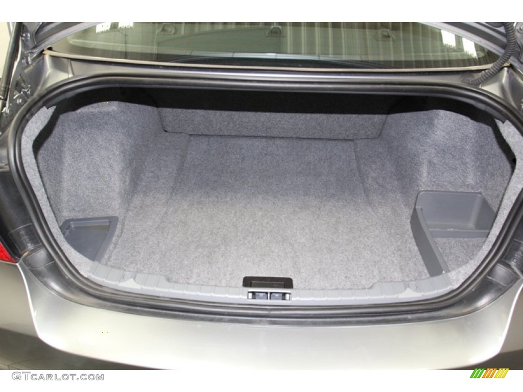2011 BMW 3 Series 328i Sedan Trunk Photo #78067572