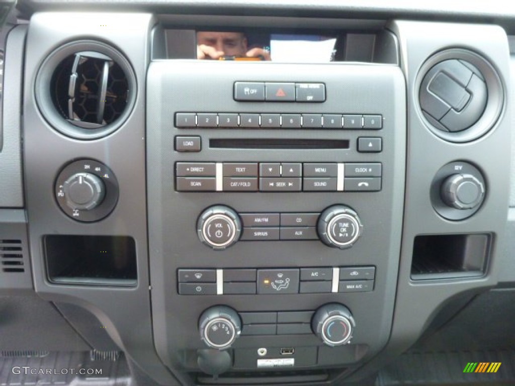 2013 Ford F150 STX SuperCab 4x4 Controls Photo #78068199
