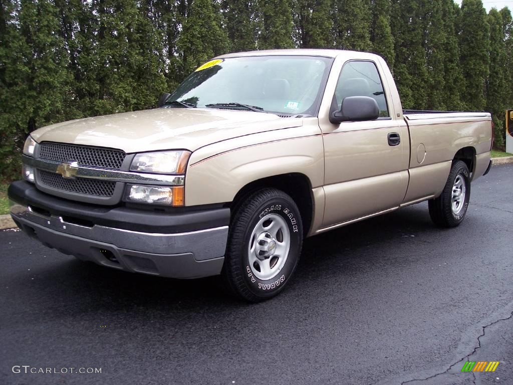 2004 Silverado 1500 Regular Cab - Sandstone Metallic / Dark Charcoal photo #2