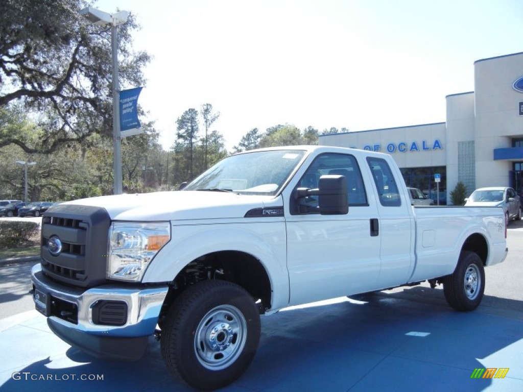 2013 F250 Super Duty XL SuperCab 4x4 - Oxford White / Steel photo #1