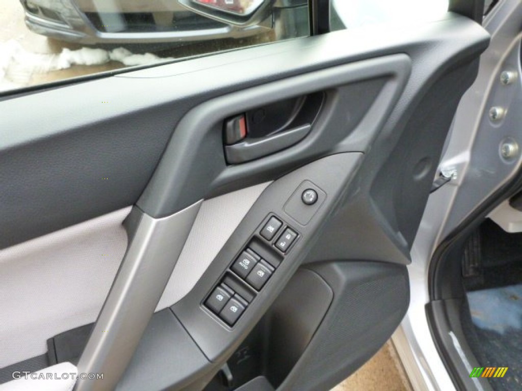2014 Subaru Forester 2.5i Premium Platinum Door Panel Photo #78077130