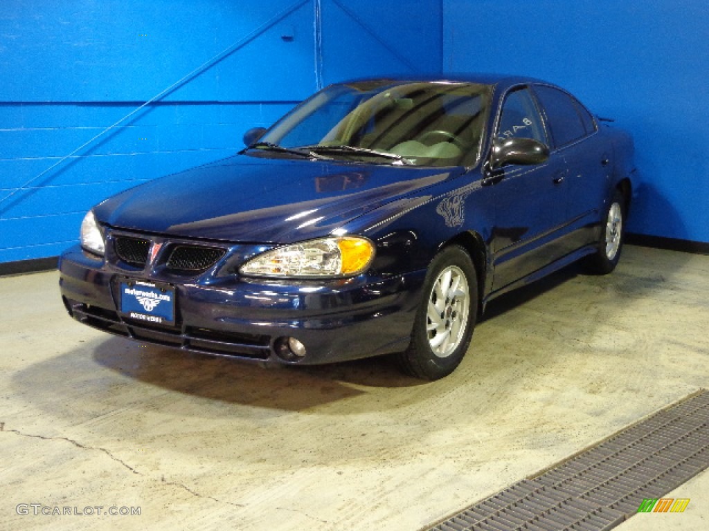 2004 Grand Am SE Sedan - Navy Blue Metallic / Dark Pewter photo #3