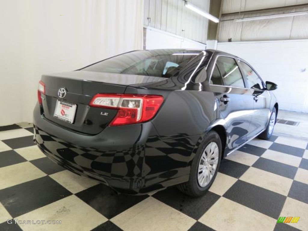 2013 Camry LE - Cosmic Gray Metallic / Ash photo #17