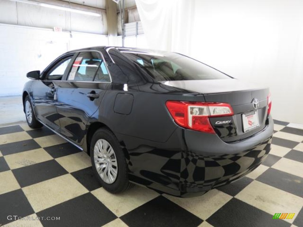 2013 Camry LE - Cosmic Gray Metallic / Ash photo #19