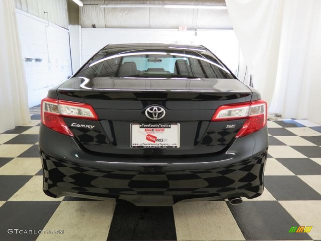 2013 Camry SE - Cosmic Gray Metallic / Black photo #18