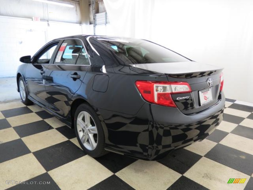 2013 Camry SE - Cosmic Gray Metallic / Black photo #19