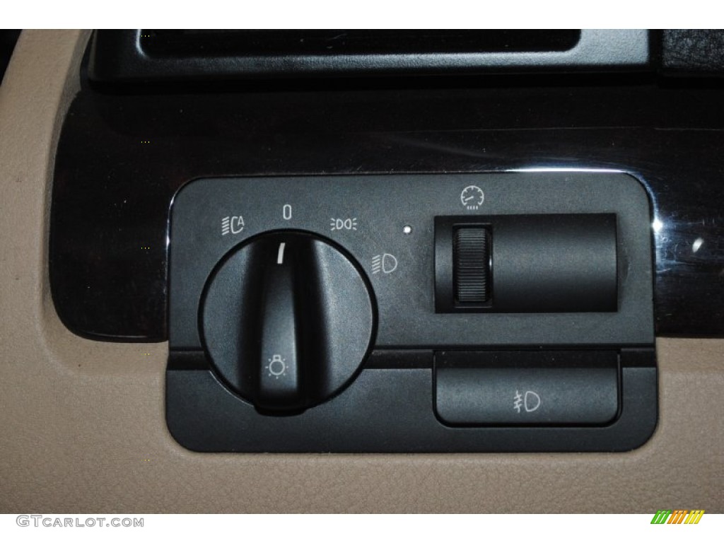 2003 BMW 3 Series 330i Convertible Controls Photo #78082452