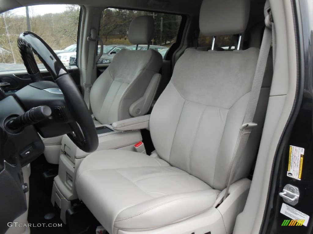 2012 Chrysler Town & Country Limited Front Seat Photos
