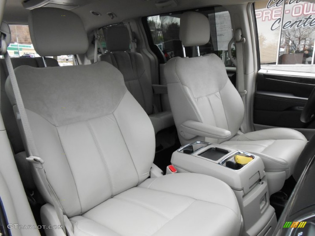 2012 Chrysler Town & Country Limited Rear Seat Photo #78083415