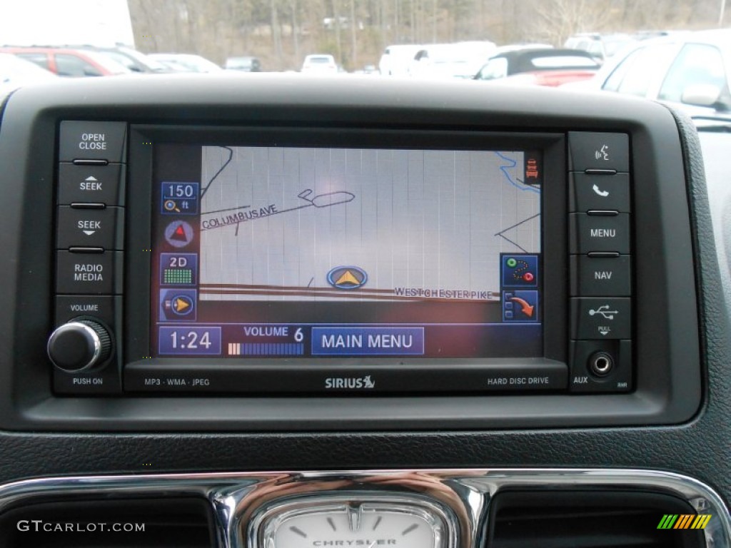 2012 Chrysler Town & Country Limited Navigation Photos