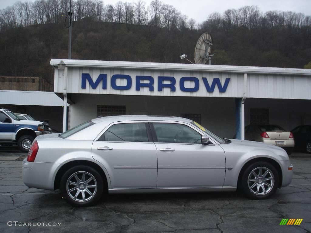 2005 300 C HEMI - Bright Silver Metallic / Dark Slate Gray/Light Graystone photo #1