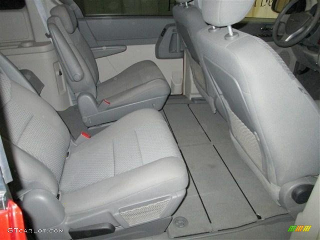 2009 Town & Country LX - Deep Crimson Crystal Pearl / Medium Slate Gray/Light Shale photo #18