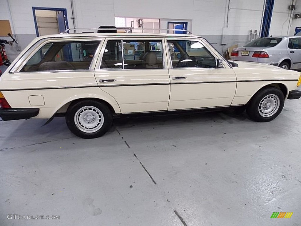 1985 Mercedes-Benz E Class 300 TD Wagon Exterior Photos
