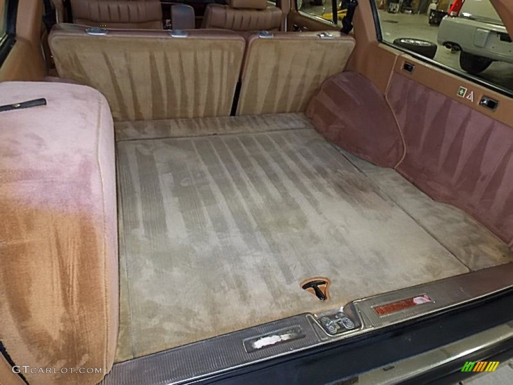 1985 Mercedes-Benz E Class 300 TD Wagon Trunk Photo #78094276