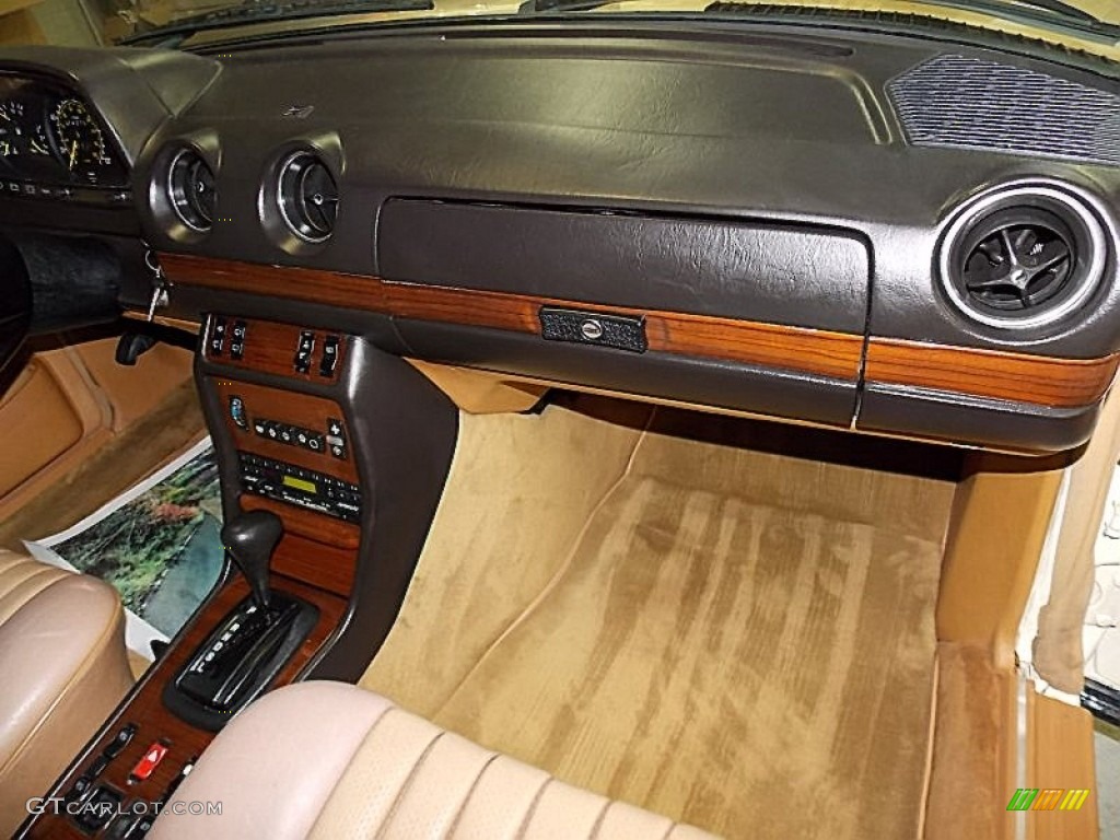 1985 Mercedes-Benz E Class 300 TD Wagon Palomino Dashboard Photo #78094739
